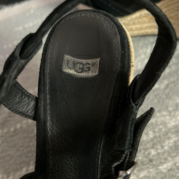UGG strapped black wedge sandals size 8.5 - Picture 4 of 8